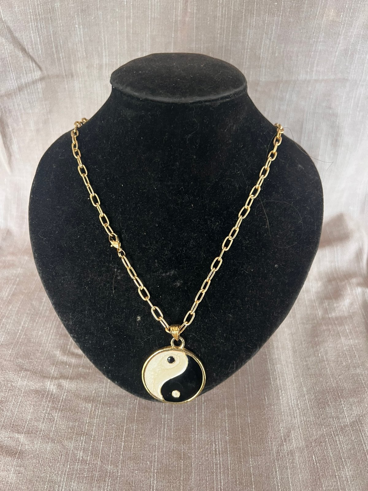 Halsketting met yin & yang, Enlèvement ou Envoi, Comme neuf