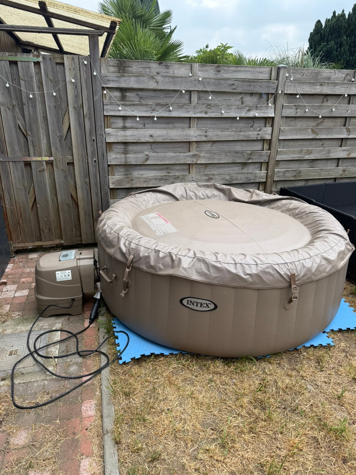 Jacuzzi intex, Enlèvement, Comme neuf