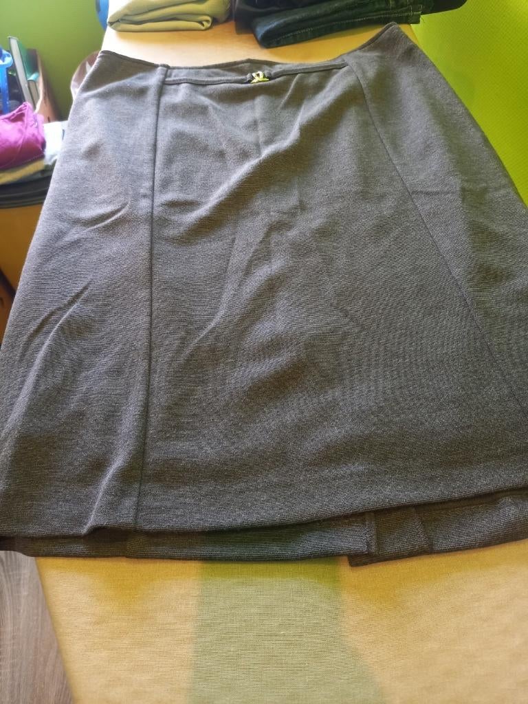 grijze rok maat 42, Kleding | Dames, Ophalen of Verzenden, Zo goed als nieuw, Knielengte, Grijs
