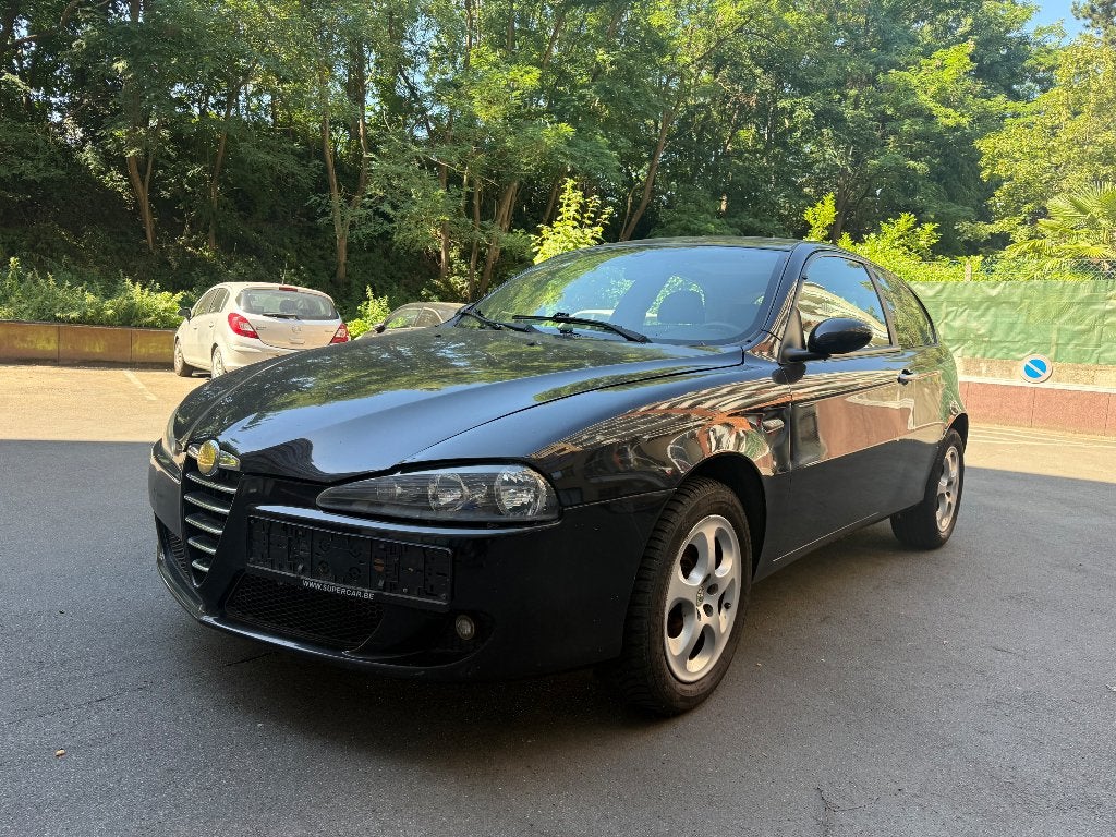 Alfa Romeo 147 1.6i, tspark, 77kw. Prix pour prof., Achat, Entreprise, Boîte manuelle, Noir
