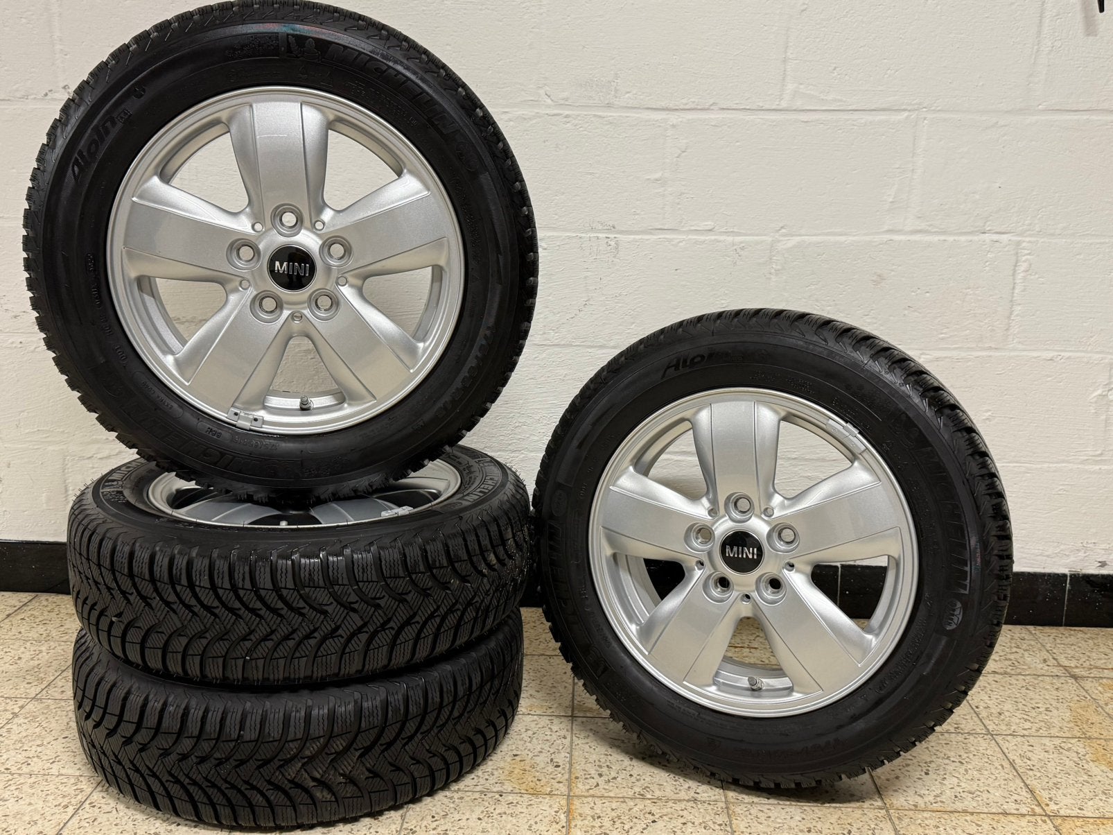 Roues Mini hiver, Enlèvement
