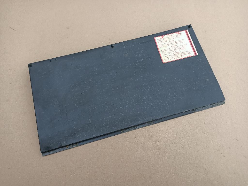 Achter Plaat Rock-ola (478) 1978 jukebox, Envoi