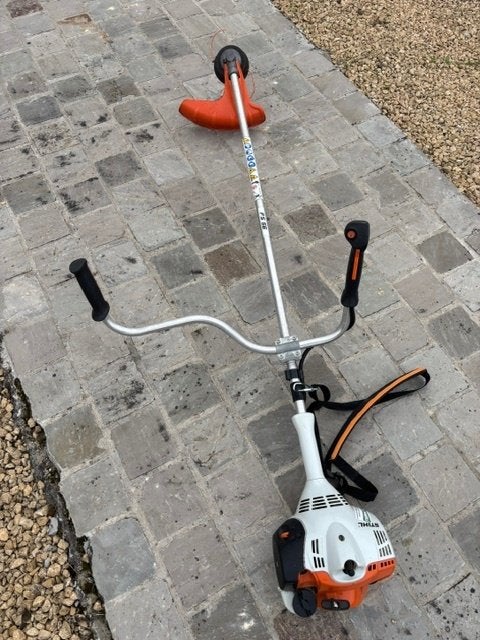 Débroussailleuse à essence STIHL FS 56 — Parfait état, Stihl, Comme neuf, 30 à 50 cm, Enlèvement