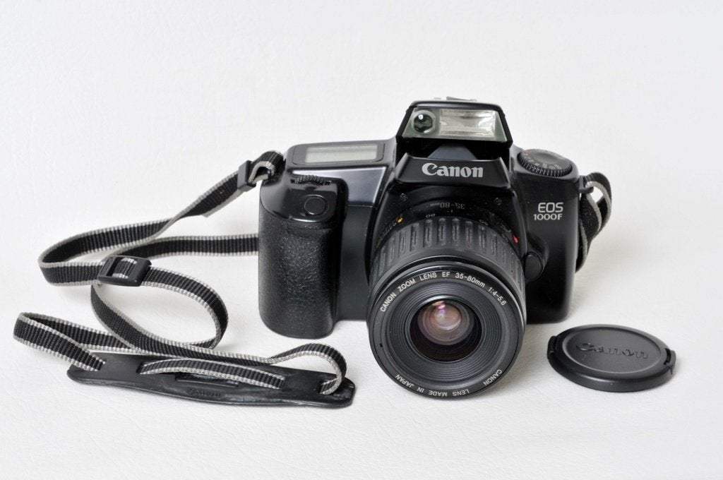 Canon EOS 1000 F zwart + Canon 35-80 mm zoomlens 1:4-5 .6EF, Ophalen of Verzenden, Zo goed als nieuw, Spiegelreflex, Canon