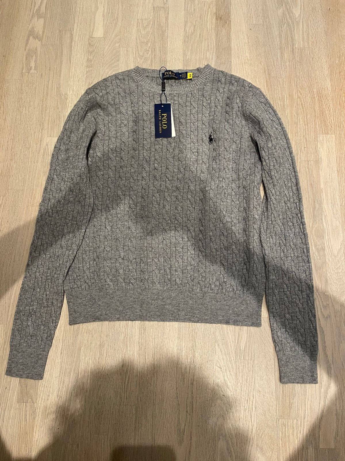 Polo gris en maille torsadée Ralph Lauren, Vêtements | Hommes, Enlèvement ou Envoi, Neuf, Taille 48/50 (M), Gris