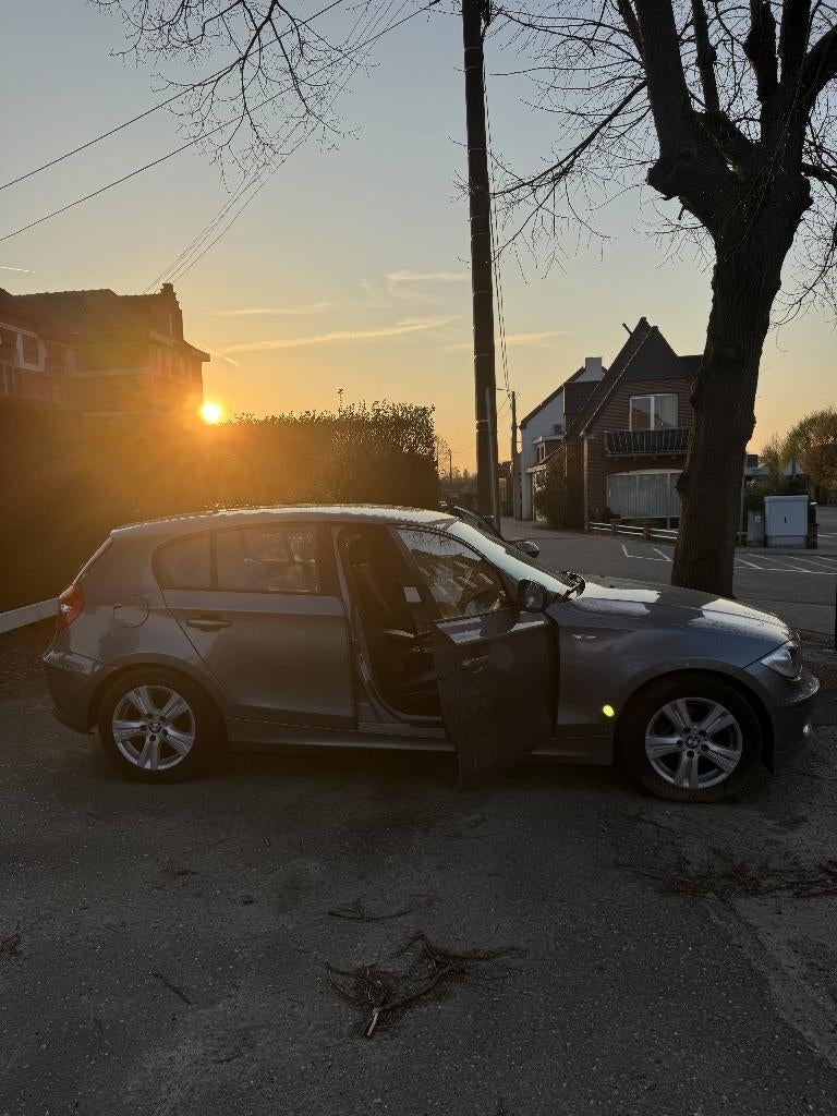 BMW 118i benzine 2009 te koop - 108.863 km, Achat, Carnet d'entretien, Noir, 5 portes