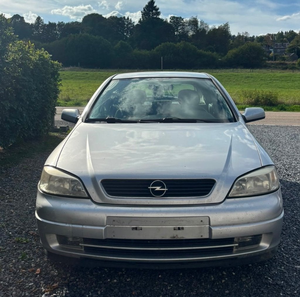 Opel Astra, Autos, Argent ou Gris, Achat, Boîte manuelle, Noir