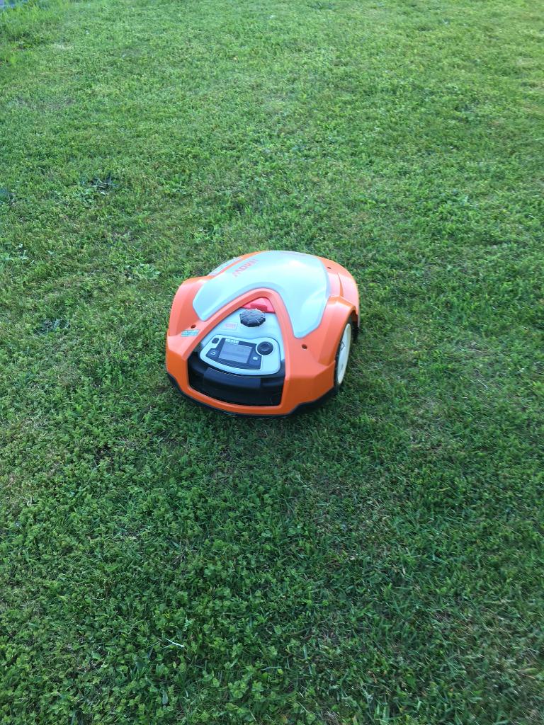 Robot tondeuse STIHL RMI 632P (avec garantie jusque 2027), Avec capteur de pluie, Sthil, Enlèvement, Utilisé