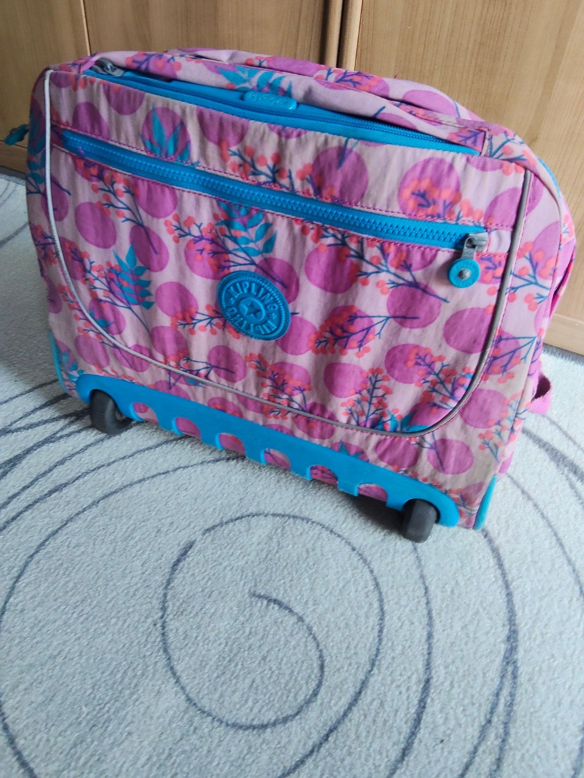 KIPLING GIORNO, Ophalen