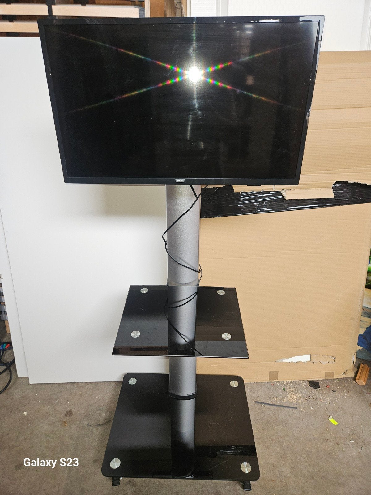 Ensemble TV + Support sur pied design VCM + Télécommande – P, Enlèvement