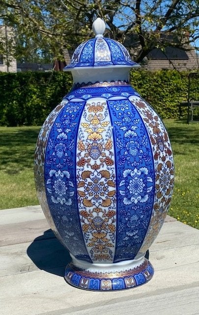 Grote blauwe siervaas met deksel, Antiek en Kunst, Ophalen