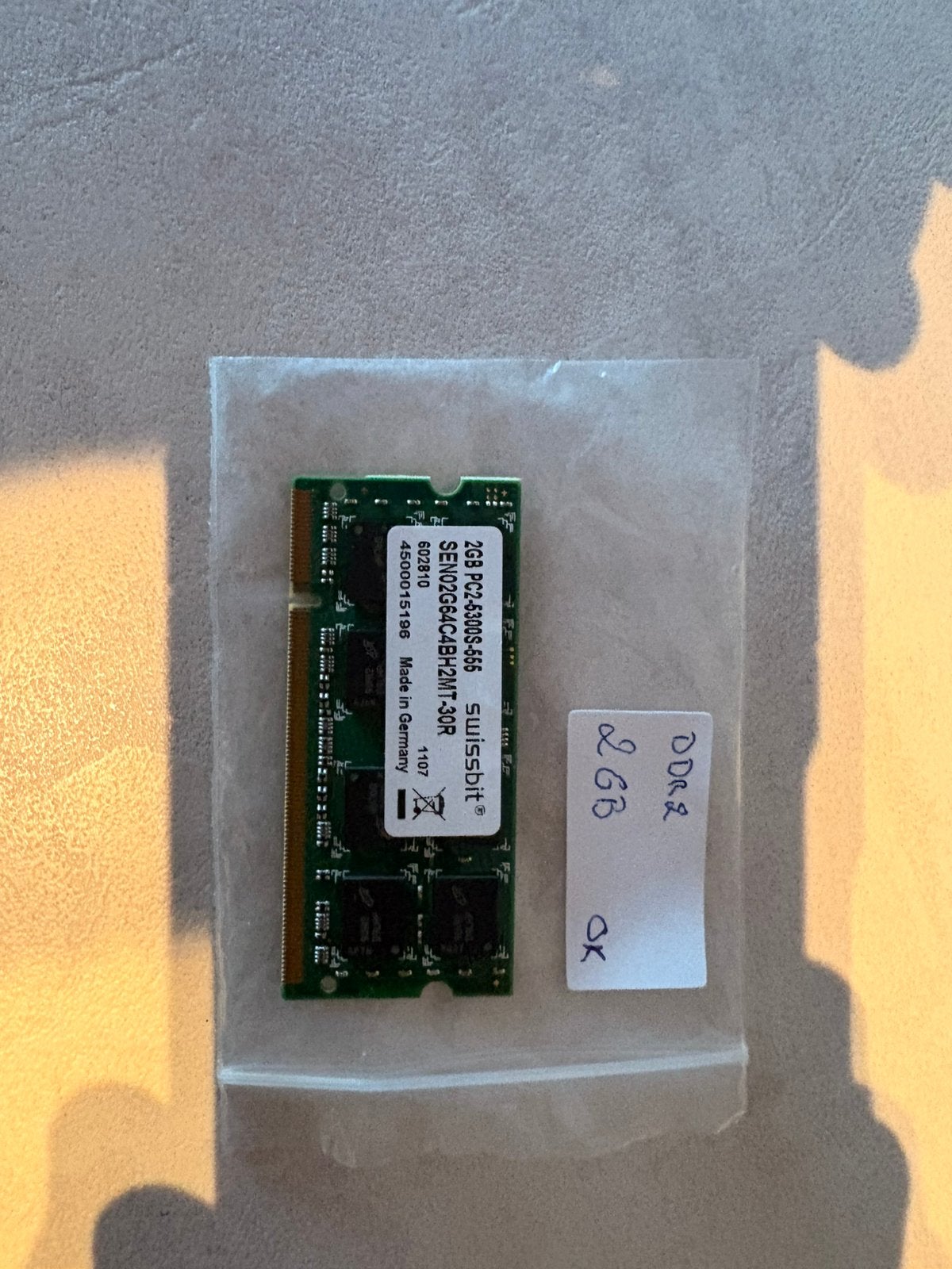 Swissbit 2GB DDR2 RAM SO-DIMM PC2-5300S 667MHz, Computers en Software, RAM geheugen, Ophalen of Verzenden, Zo goed als nieuw, DDR2