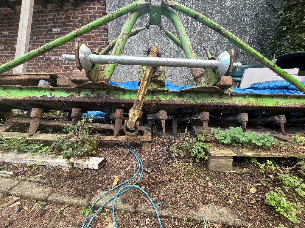 Herse rotative pour tracteur avec cadran, Enlèvement