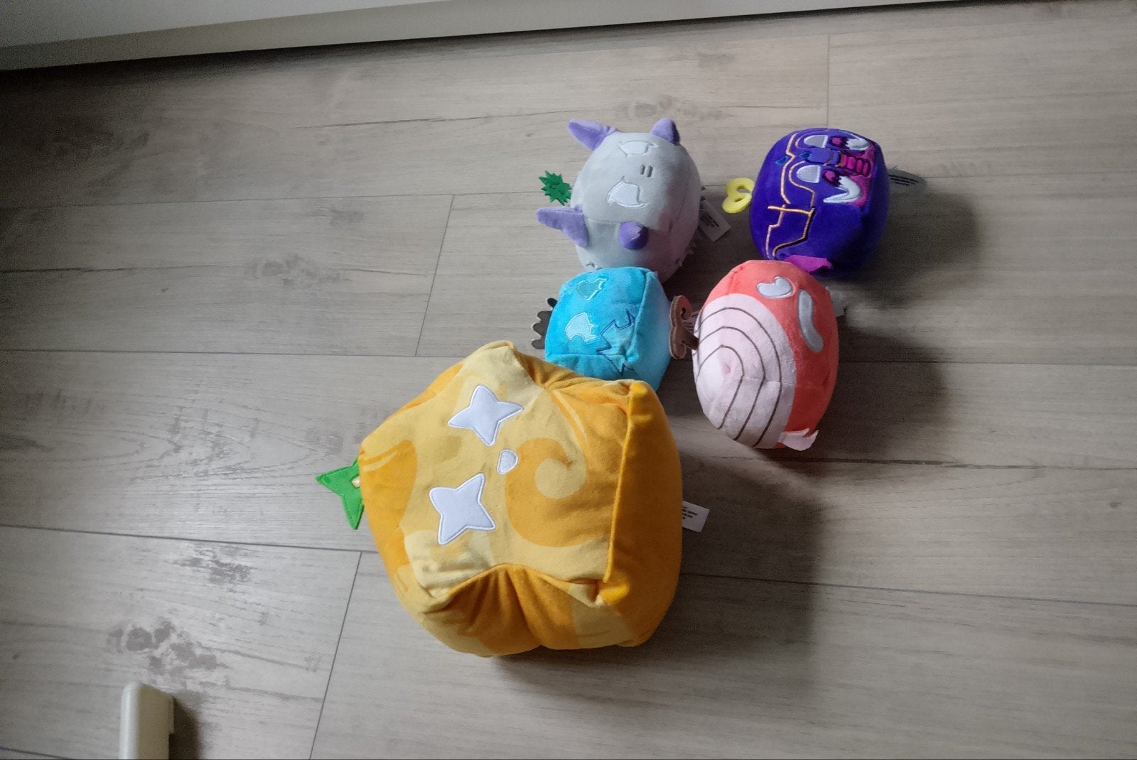 Bloxfruit knuffels van Roblox., Ophalen