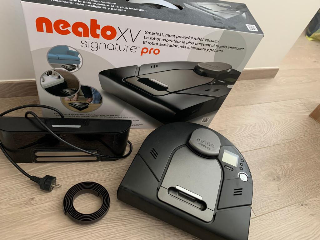 Neato XV Signature Pro - aspirateur robot, Enlèvement ou Envoi, Utilisé, Aspirateur robot, Neato