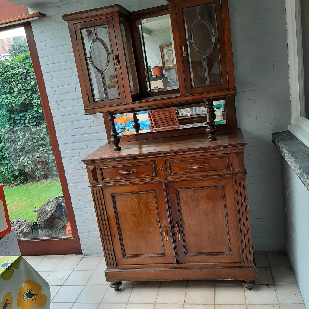 oude 2-delige kast met geslepen glas : zie rechter zijde, Ophalen
