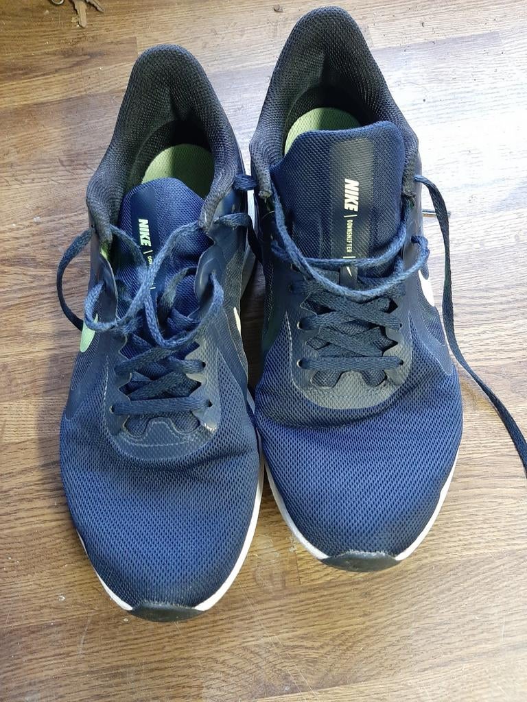 Sportschoenen nike, Sport en Fitness, Ophalen