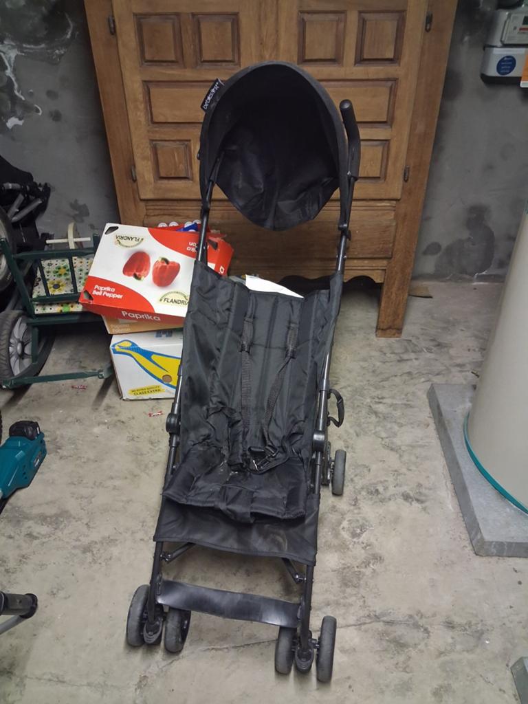 Buggy  van het merk baby first, Ophalen