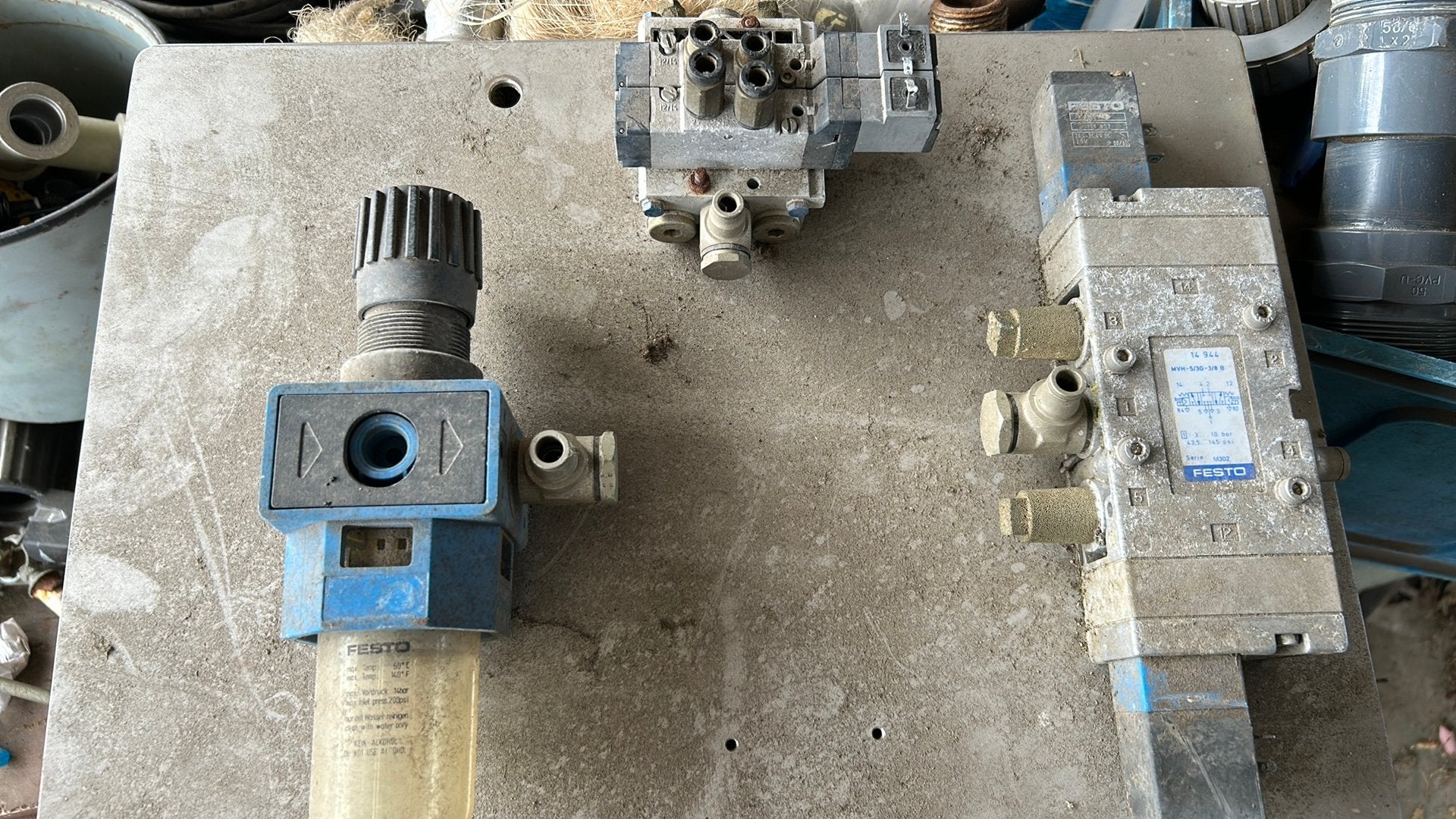 Festo olieafscheider en ventiel mvh 5/3g, Ophalen