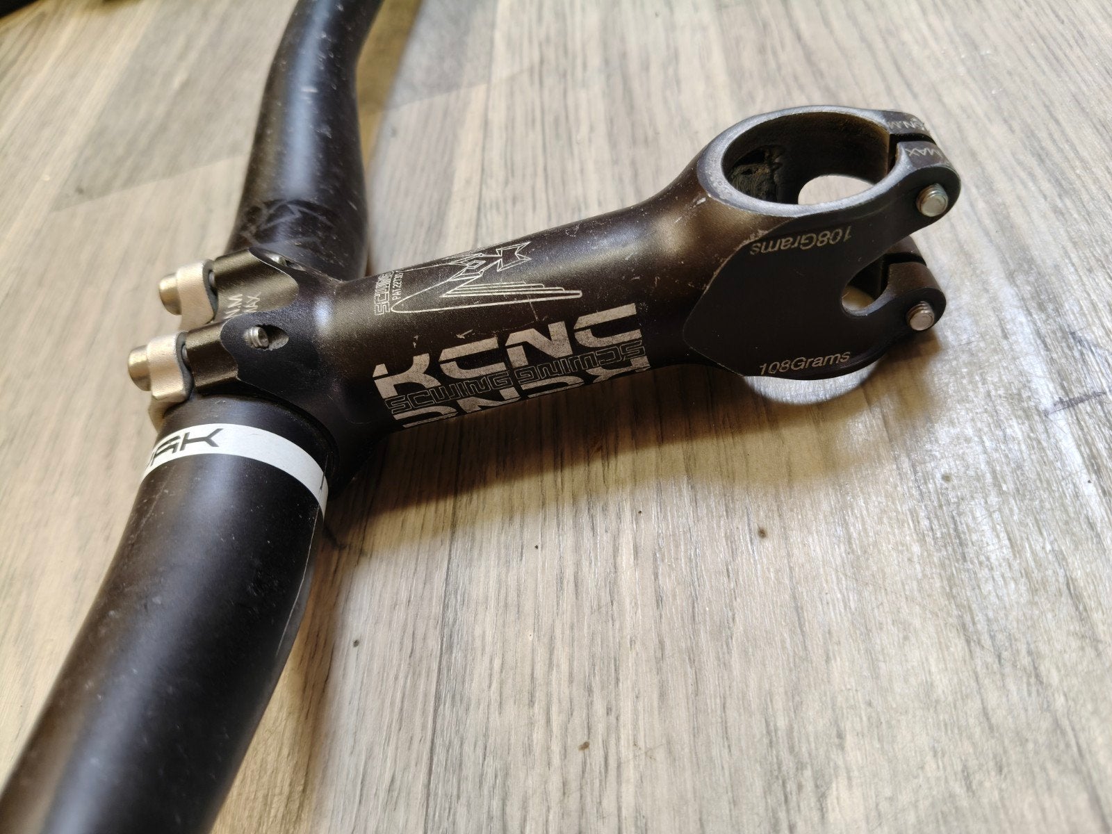 Stuurpen kcnc met stuur en bel, Vélos & Vélomoteurs, Vélos Pièces, Utilisé, Mountainbike, Guidon, Enlèvement ou Envoi