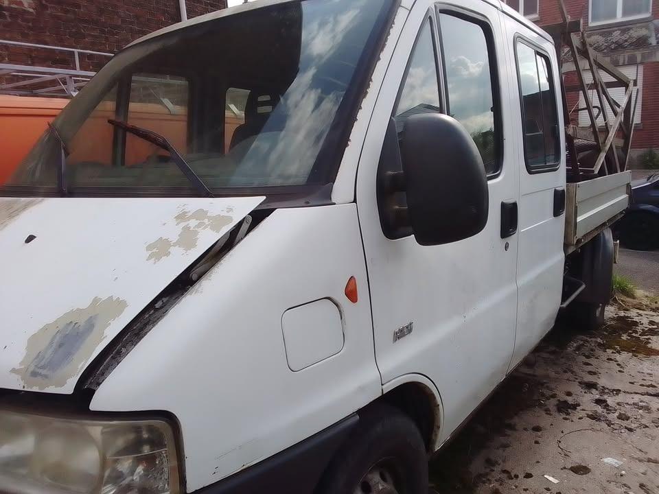 Boxer plateau 2005,moteur 2.8 hdi, chassis hs, Autos, Peugeot, Particulier, Boxer, 4 portes, Enlèvement