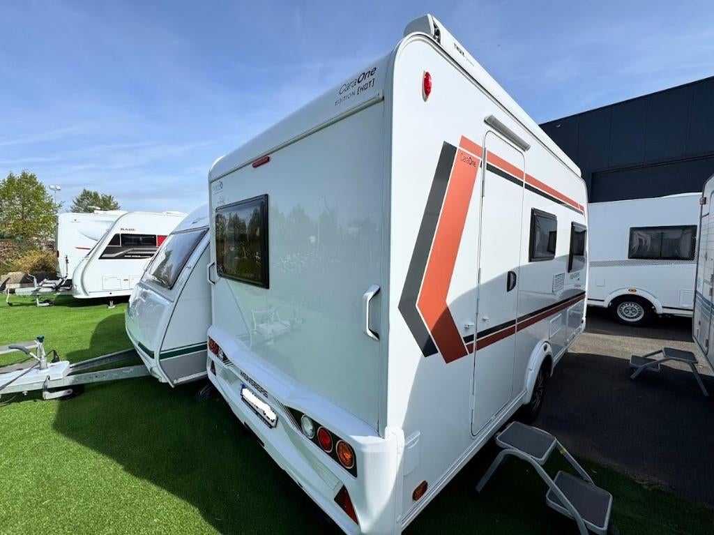 Weinsberg CaraOne 420 QD avec moteur et auvent de toit, Poêle, 6 à 7 mètres, 750 - 1000 kg, Siège standard