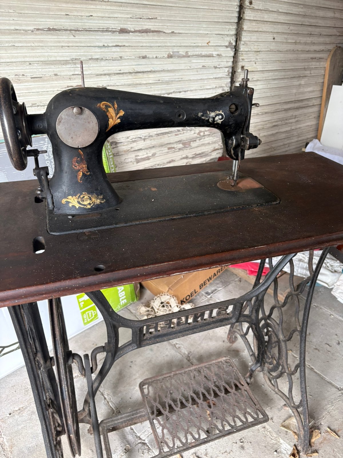 Machine à coudre Singer 1904, Enlèvement