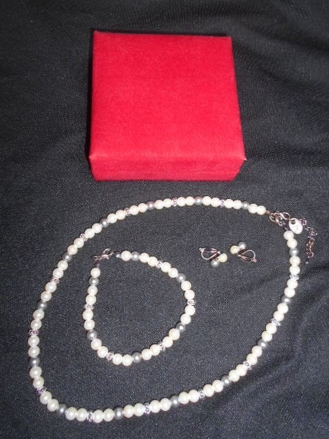 Nouveau lot de perles/perles gris-blanches, Enlèvement ou Envoi, Neuf, Autres couleurs