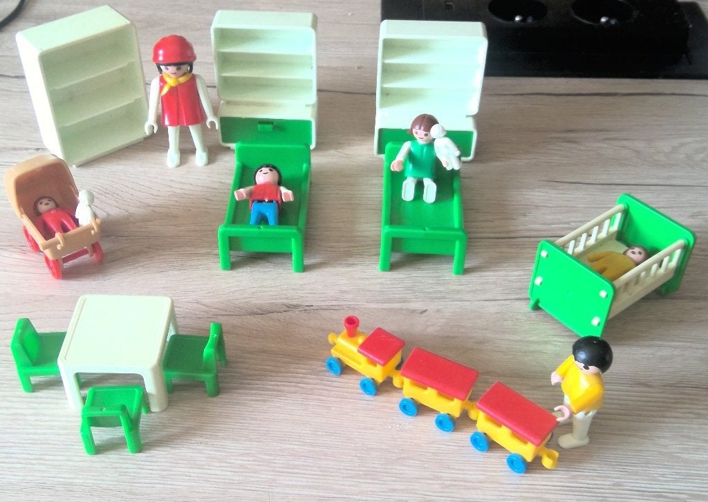 Vintage Playmobil - kinderopvang 1981, Ophalen of Verzenden, Gebruikt, Complete set, Overige typen