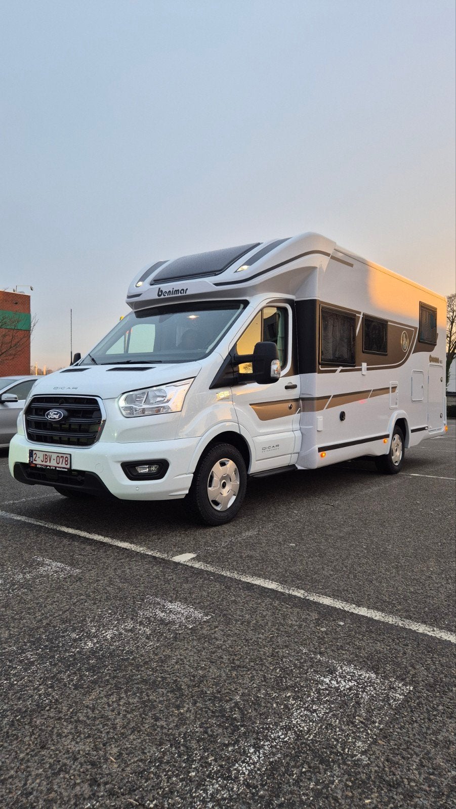 A LOUER!!!CAMPING-CAR FORD BENIMAR 463 DE 2026 5PLACES, Caravans en Kamperen, Mobilhomes, Particulier, Benzine, Automaat, Ophalen
