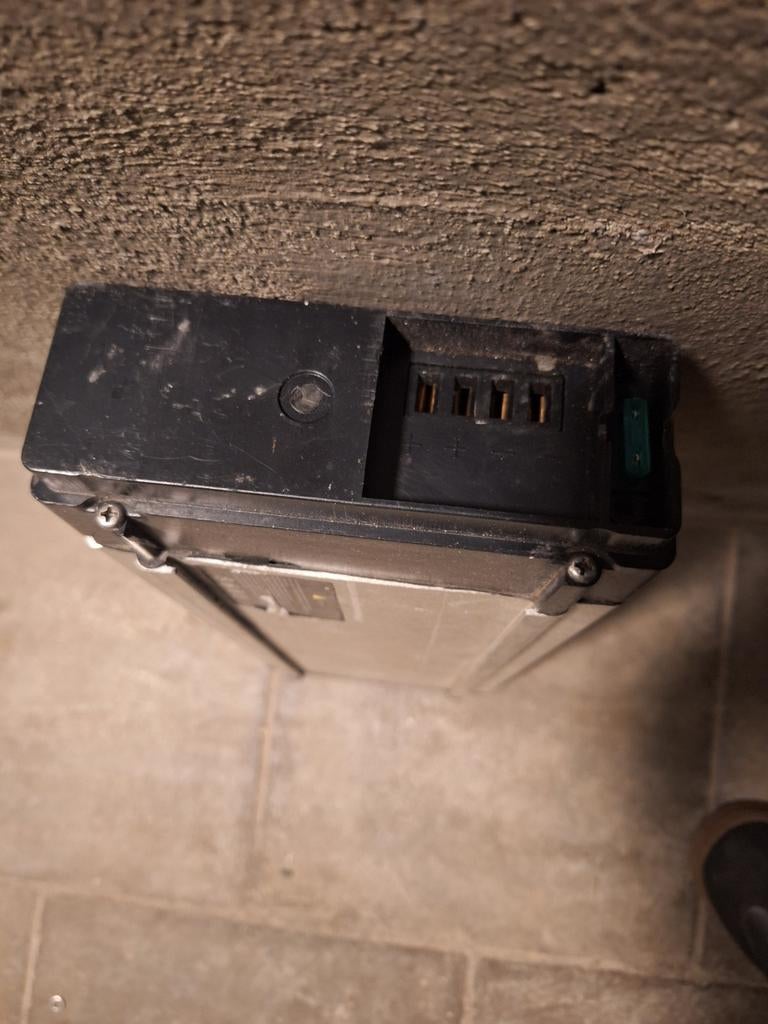 Batterie vélo 250w 36v avec chargeur, Enlèvement