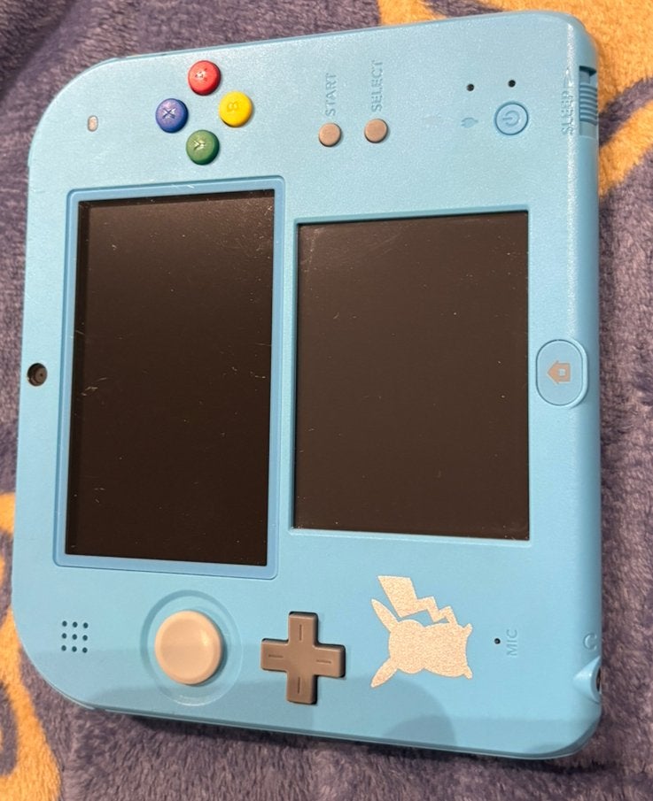 Nintendo 2ds pokemon, Games en Spelcomputers, Spelcomputers | Nintendo 2DS en 3DS, Ophalen, Gebruikt, Blauw, 2DS