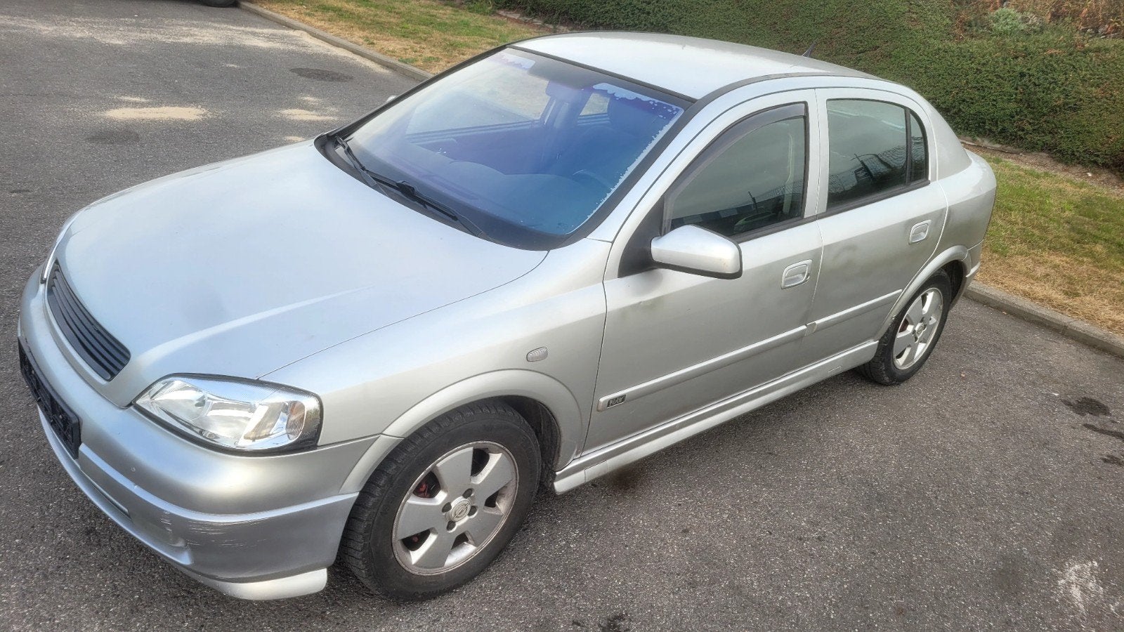 OPEL ASTRA 04+1.4ES+CTOK+DEMANDE D'IMMATRICULATION À 1199EU, Autos, Opel, Argent ou Gris, Achat, Entreprise, Boîte manuelle