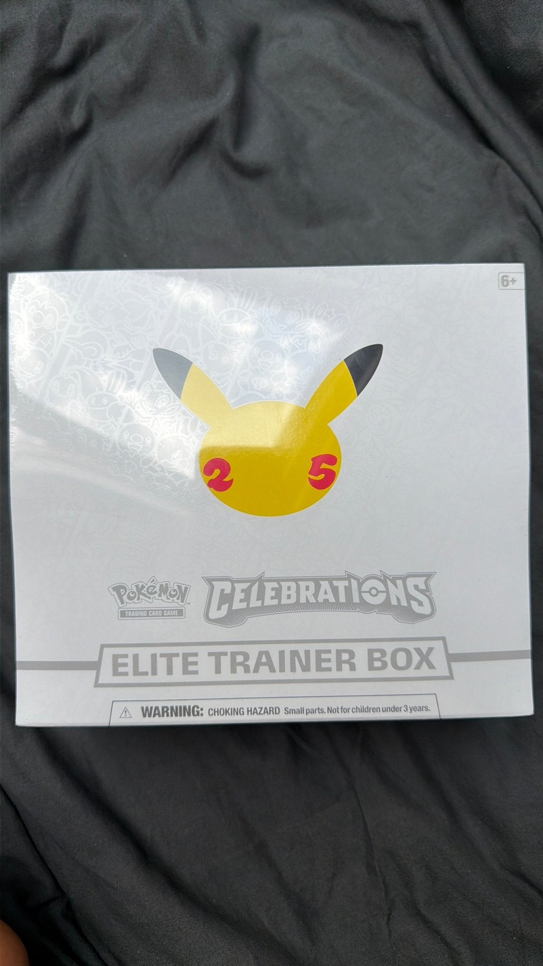 Pokémon | ETB Celebrations, Hobby & Loisirs créatifs, Jeux de cartes à collectionner | Pokémon, Envoi, Comme neuf