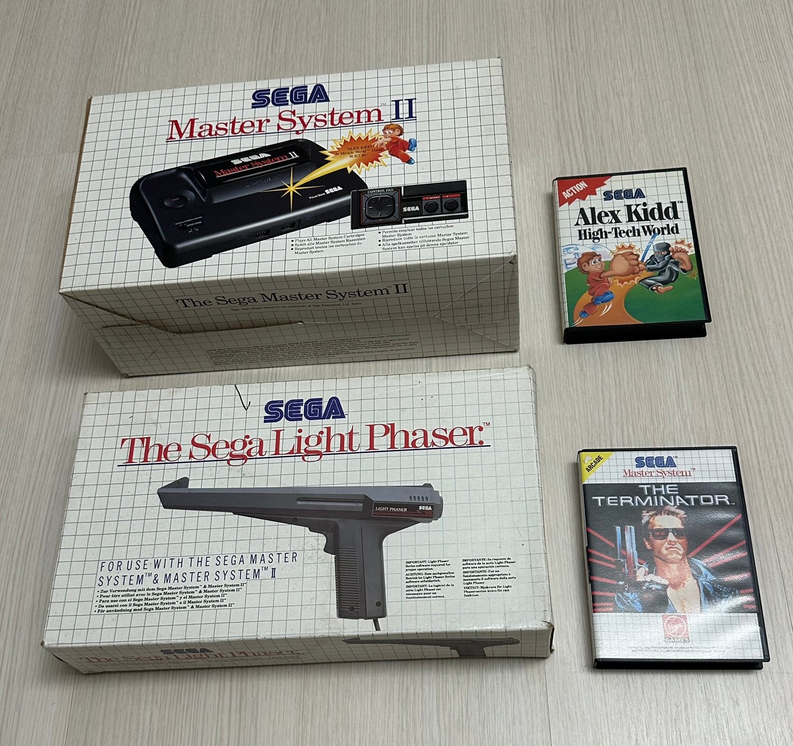 SEGA Master System II complete set + Light Phaser + 2 games, Games en Spelcomputers, Spelcomputers | Sega, Master System, Ophalen of Verzenden