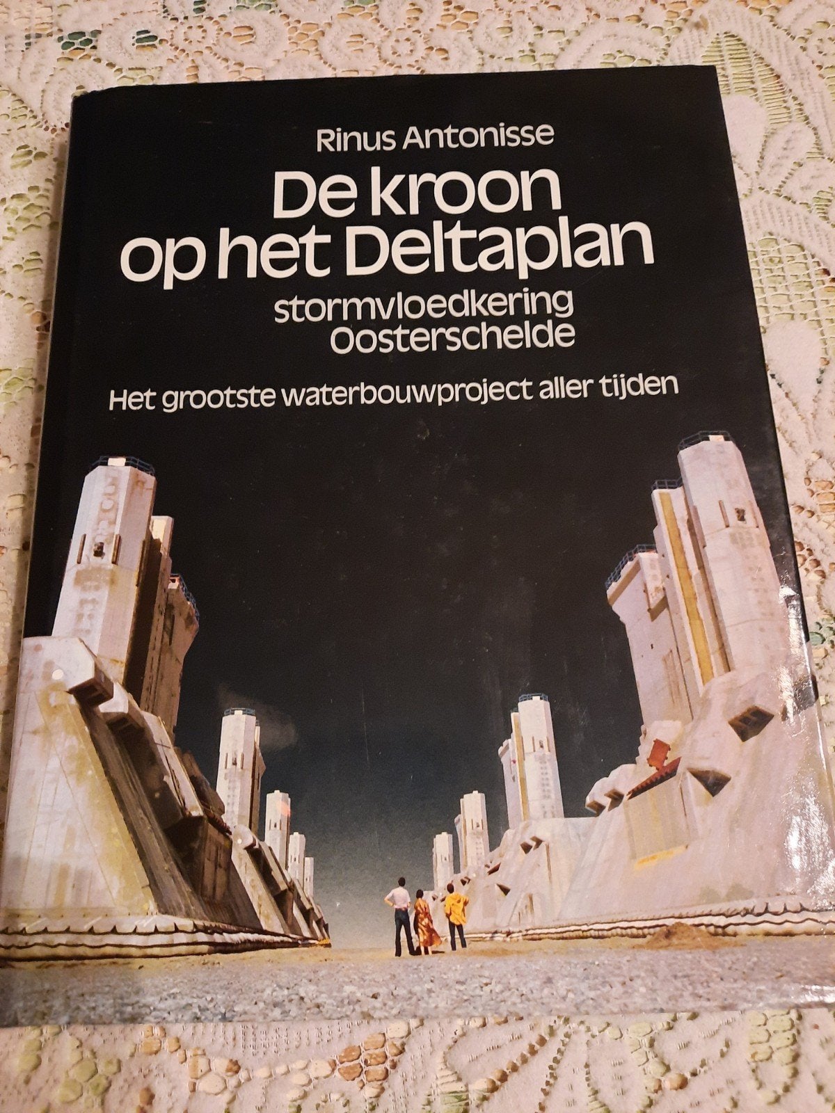 20 ste eeuw.osiris.mysterie Laken.deltaplan, Ophalen