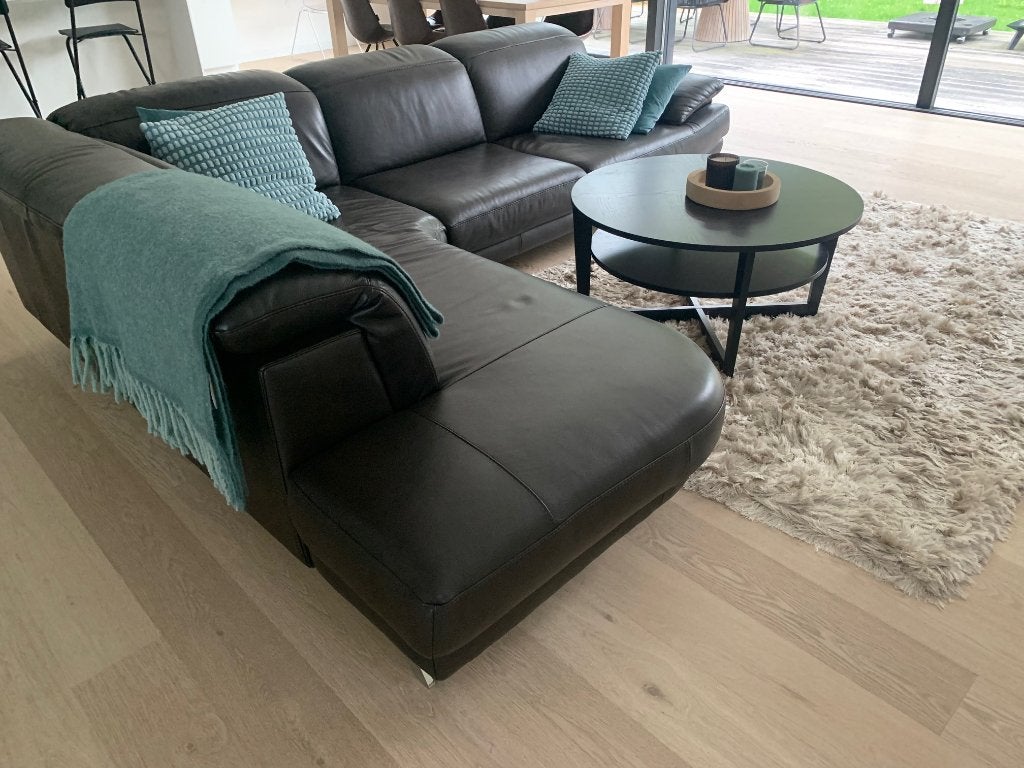 Natuzzi Editions lederen hoekzetel – donkerbruin, Huis en Inrichting, Ophalen, Gebruikt, Natuzzi Editions = tijdloos, Hoekbank