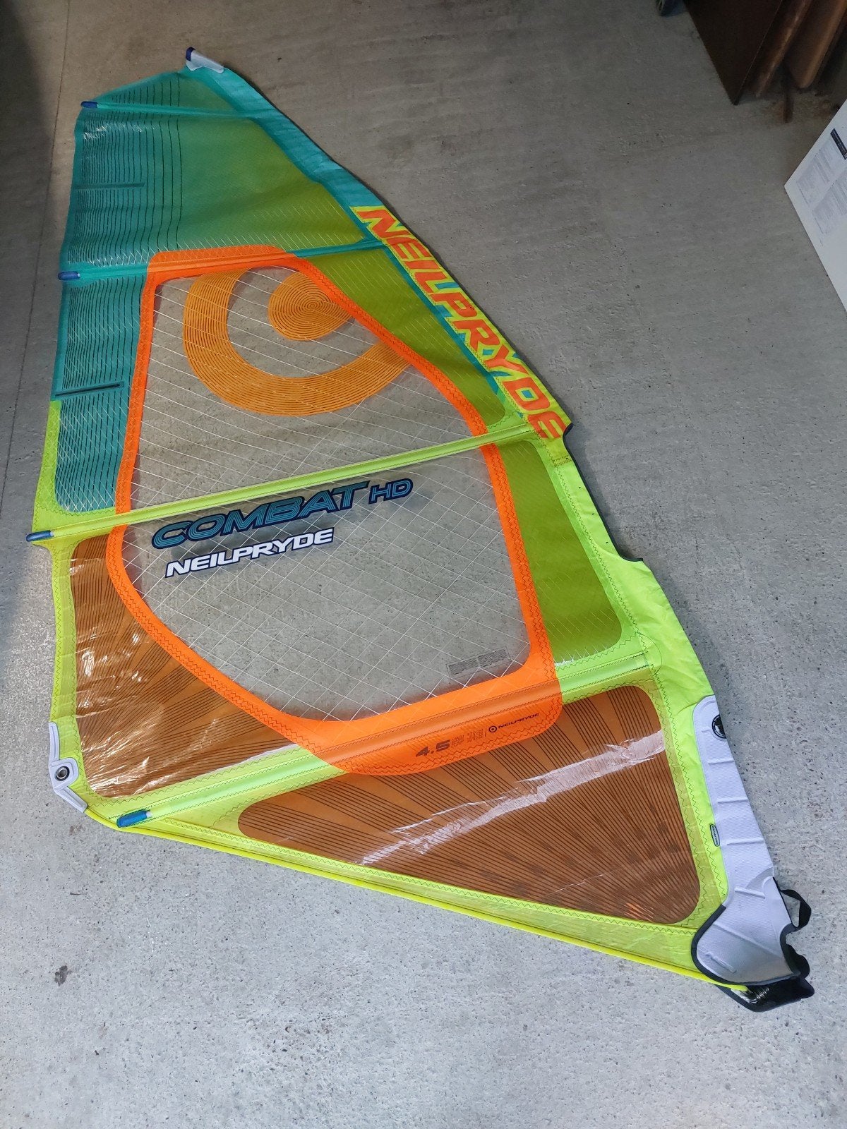 Neil pryde Combat HD 4.5 m² in haast nieuwe staat., Ophalen, Met draagtas, 3.5 tot 5 m², Zo goed als nieuw