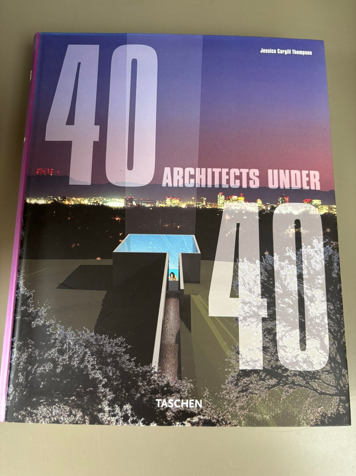 40 Arcitects under 40, Ophalen of Verzenden, Zo goed als nieuw, Architecten