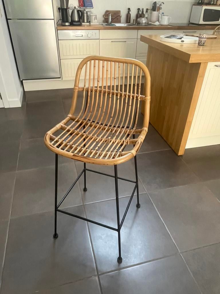 Lot de 2 Chaises hautes / tabourets de bar en rotin, Avec repose-pieds, Osier, 2 tabourets, Comme neuf