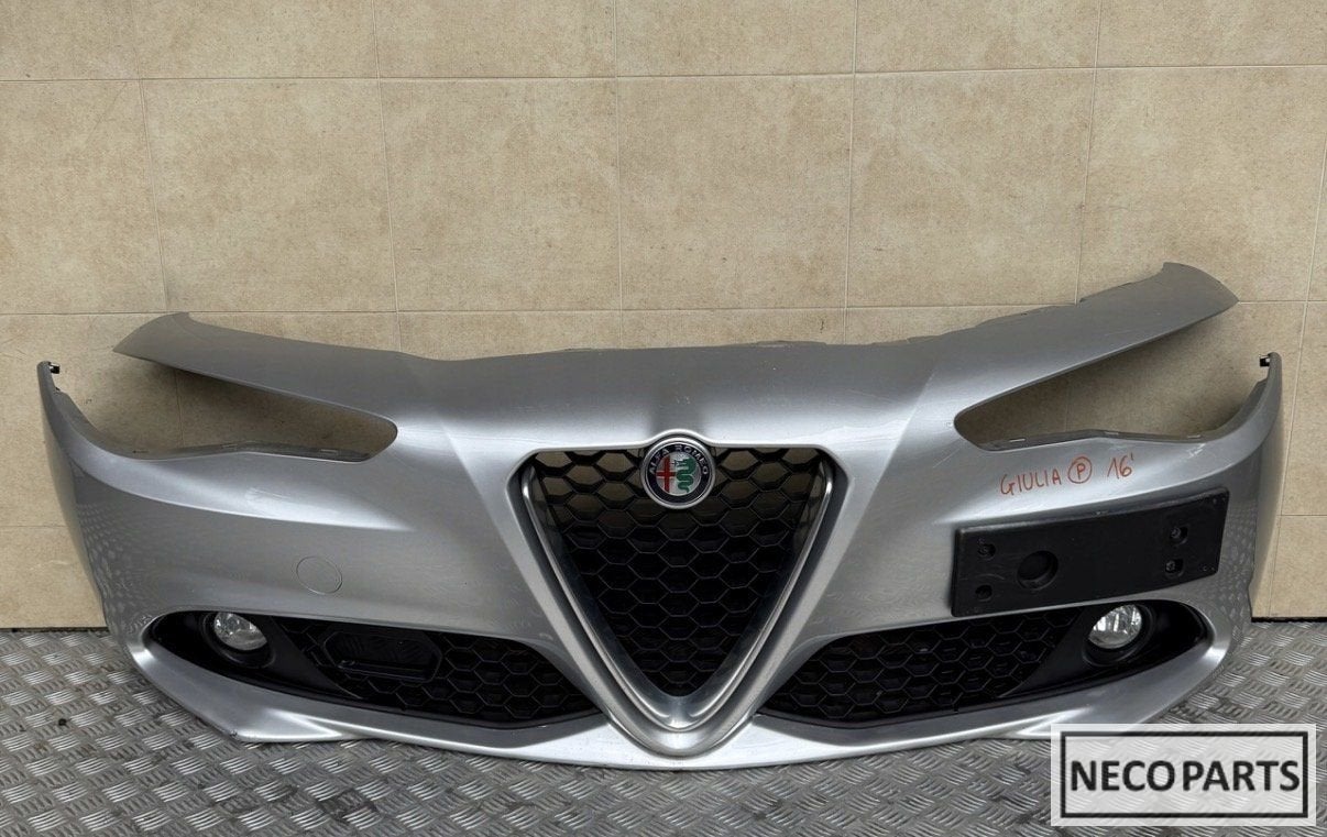 ALFA ROMEO GIULIA VOORBUMPER ORIGINEEL ALLES LEVERBAAR!!!, Arrière, -, Haillon arrière, Utilisé