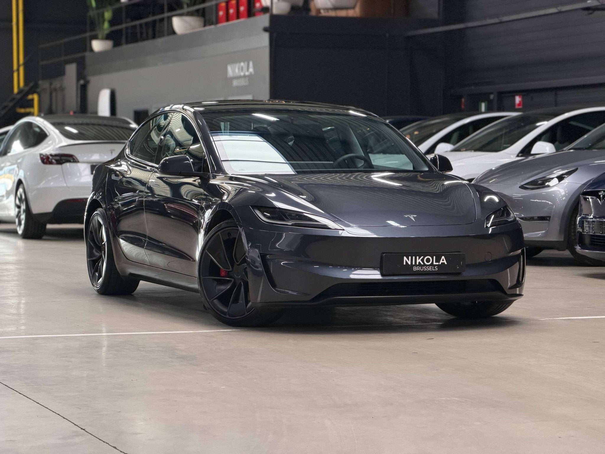 Tesla Model 3 HIGHLAND PREMIUM - PERFORMANCE - 20" WARP WHEE, Auto's, Tesla, Automaat, 4 deurs, Zwart, 528 km