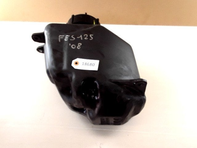 FES125 Silverwing 2007 - 2017 Honda Benzinetank D1-35142, Motoren