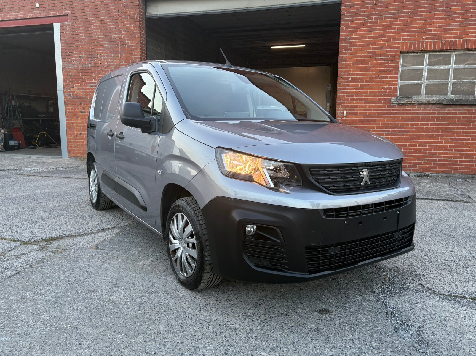 Peugeot Partner 1.6hdi Garantie!!!, Auto's, Bestelwagens en Lichte vracht, Stof, 4 cilinders, Navigatiesysteem, Bedrijf