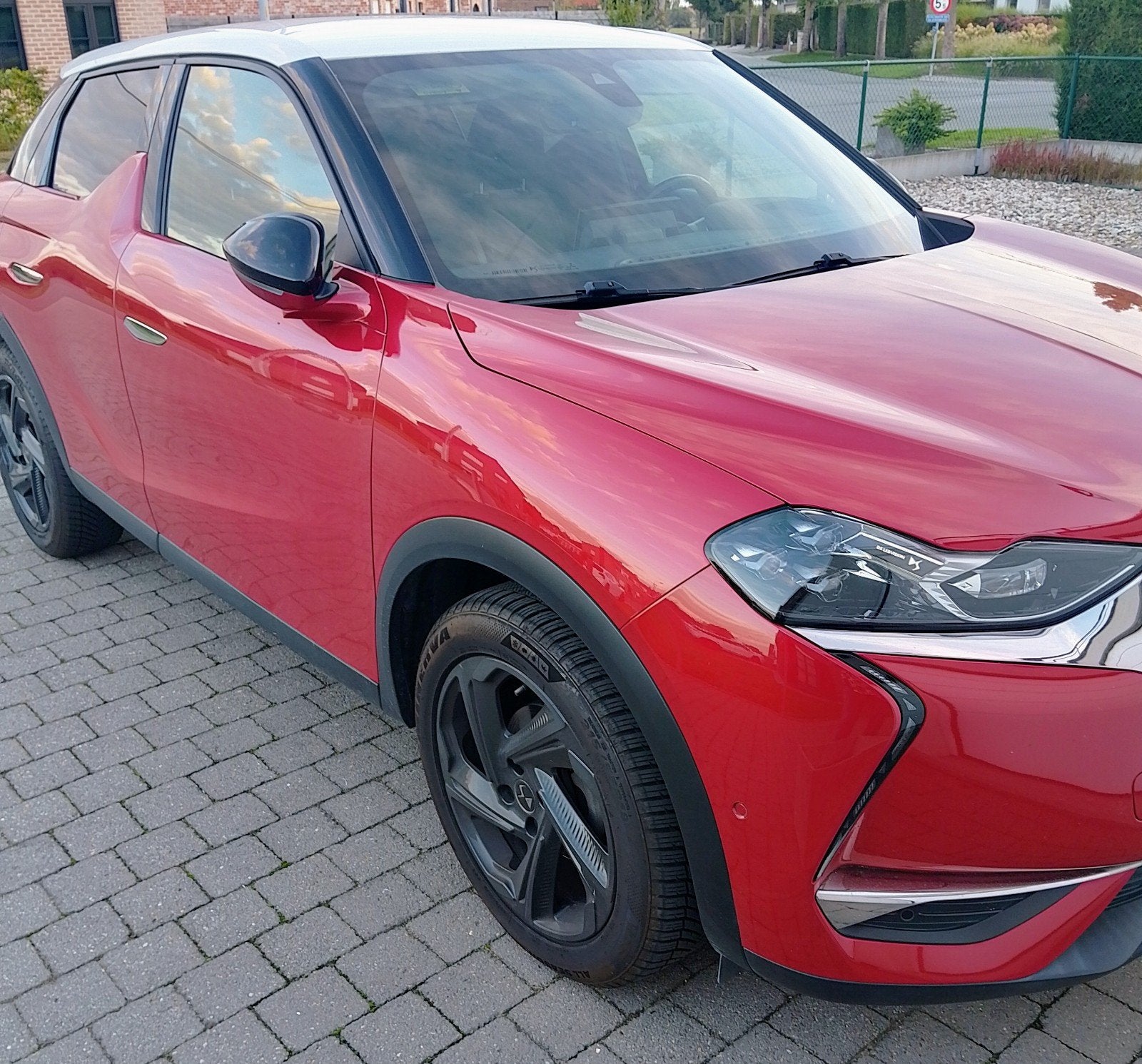 DS3 Crossback 1.2T Benz.100pk.so chic nieuw., Autos, Achat, Euro 6, Boîte manuelle, Noir