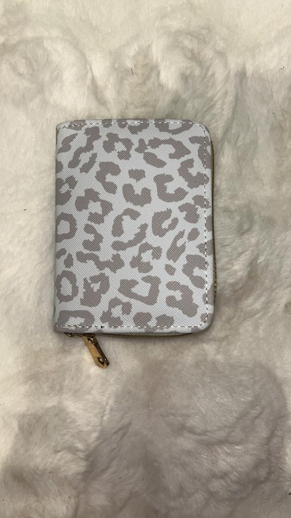 Porte carte leopard gris, Bijoux, Sacs & Beauté, Porte-monnaie & Portefeuilles, Enlèvement ou Envoi, Comme neuf, Gris