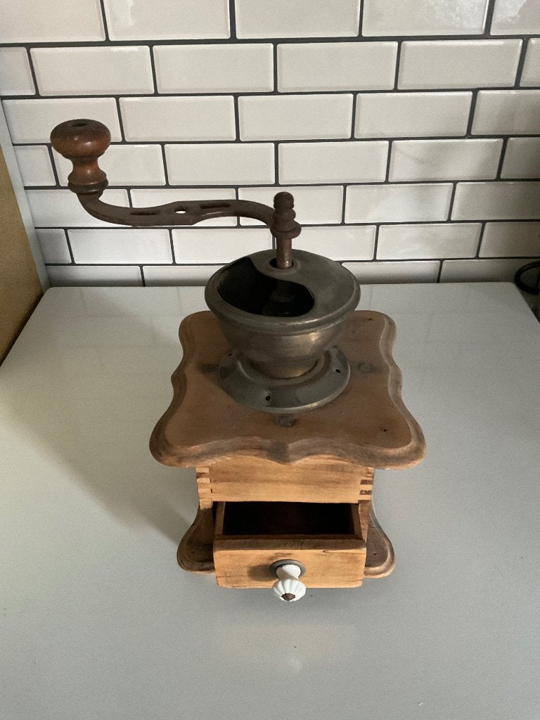 Koffiemolen, Ophalen