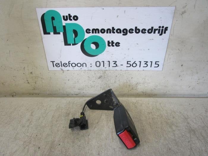Veiligheidsgordel Insteek links-achter van een Peugeot 207 (, Gebruikt, -, -, Ophalen of Verzenden