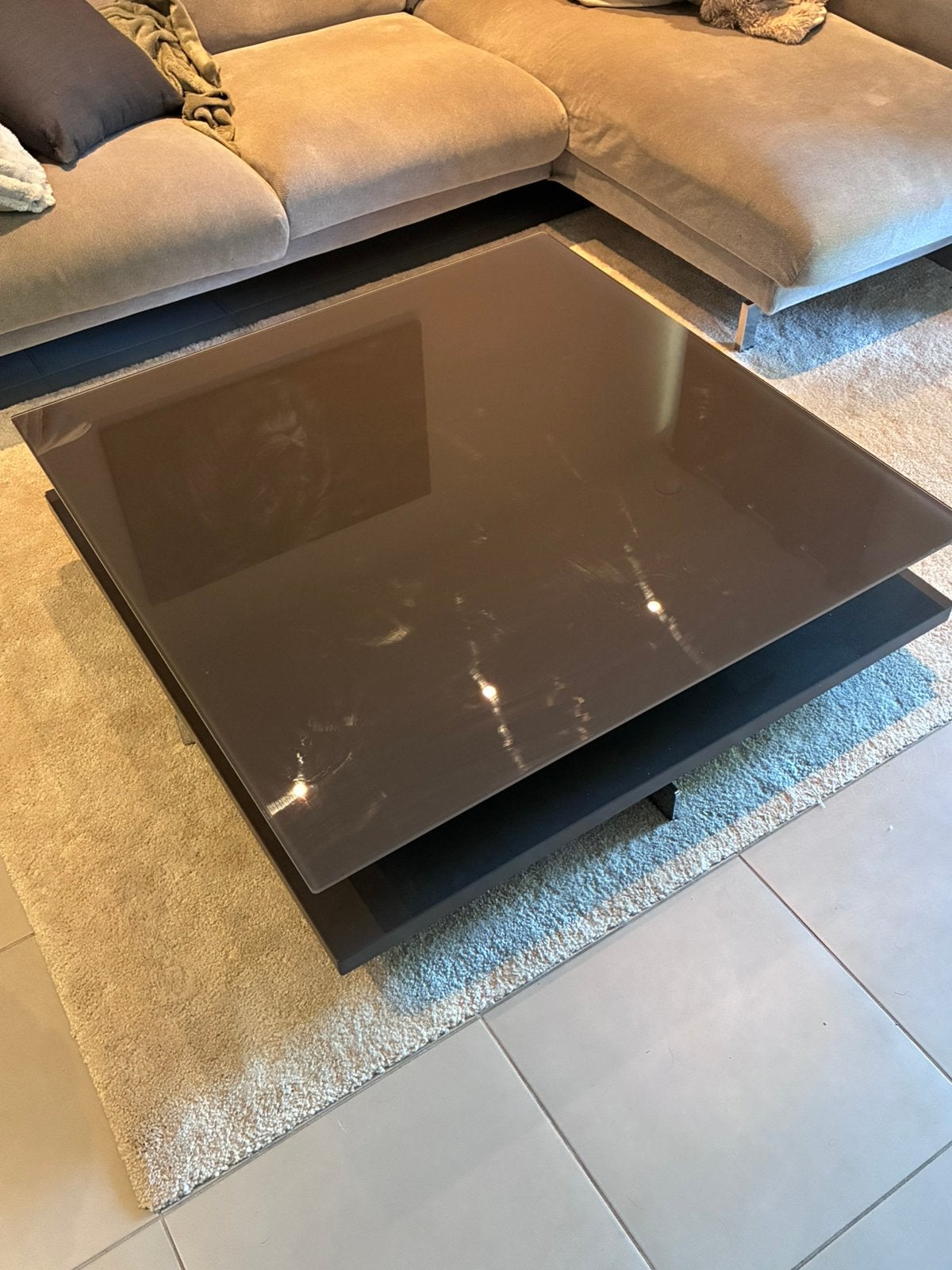Hulsta Salontafel donkergrijs/bruin. 32cm x 110cm x 110cm, Huis en Inrichting, Ophalen, Vierkant, Nieuw, 5 – 50