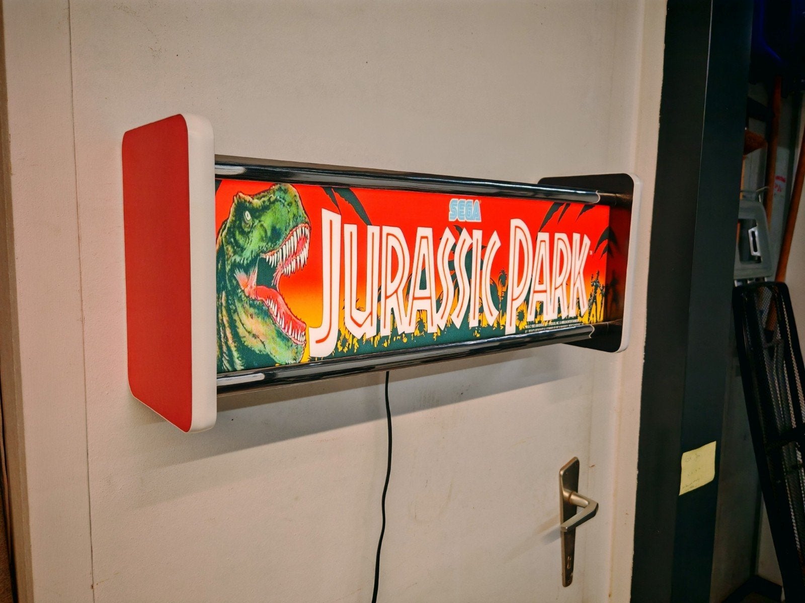 Jurassic Park Lightbox, Ophalen